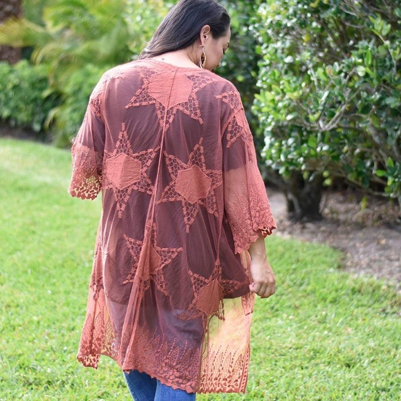 Rust Geometric Star Mesh Kimono - Picture 4 of 4